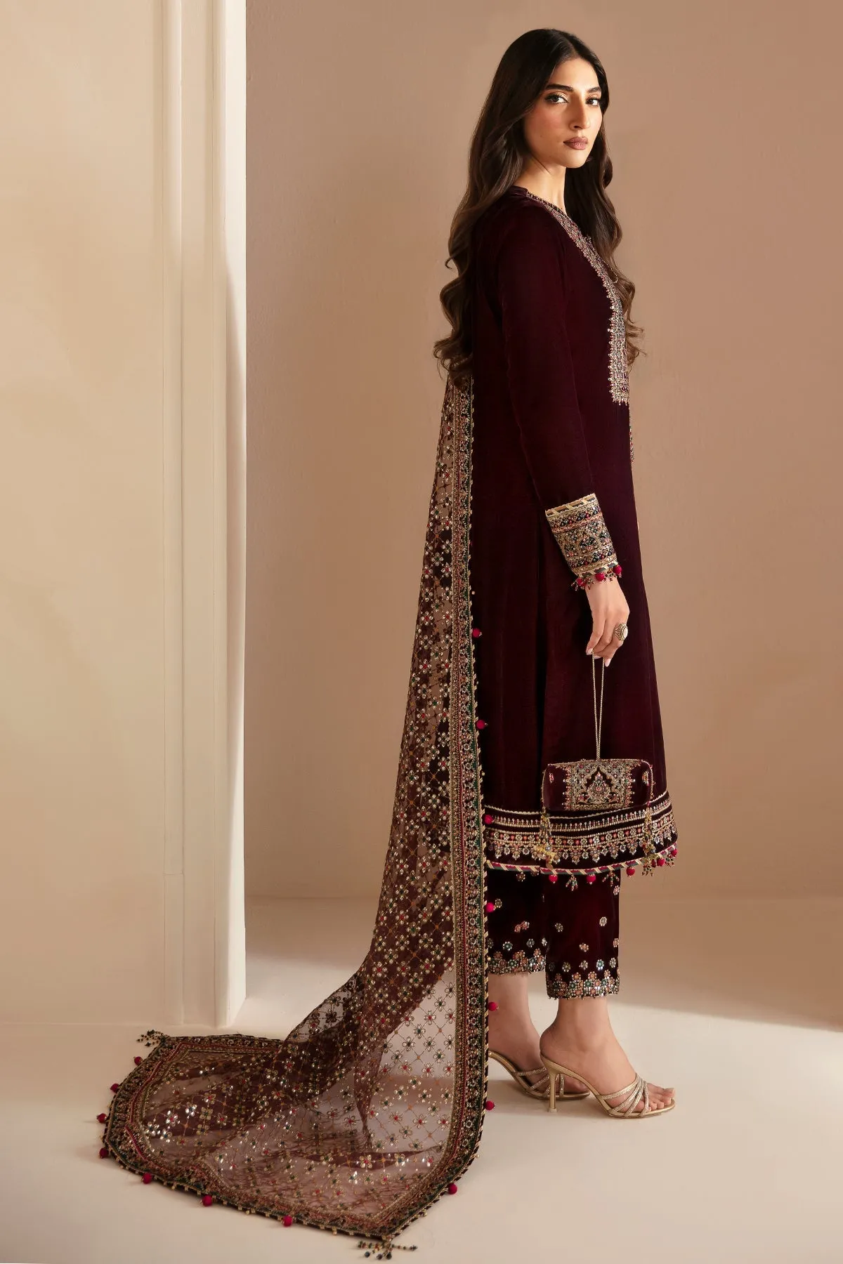Jazmin The Velvet Edit Embroidered Formals – VF-2022