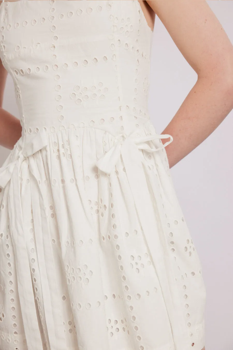 penelope mini - white broderie
