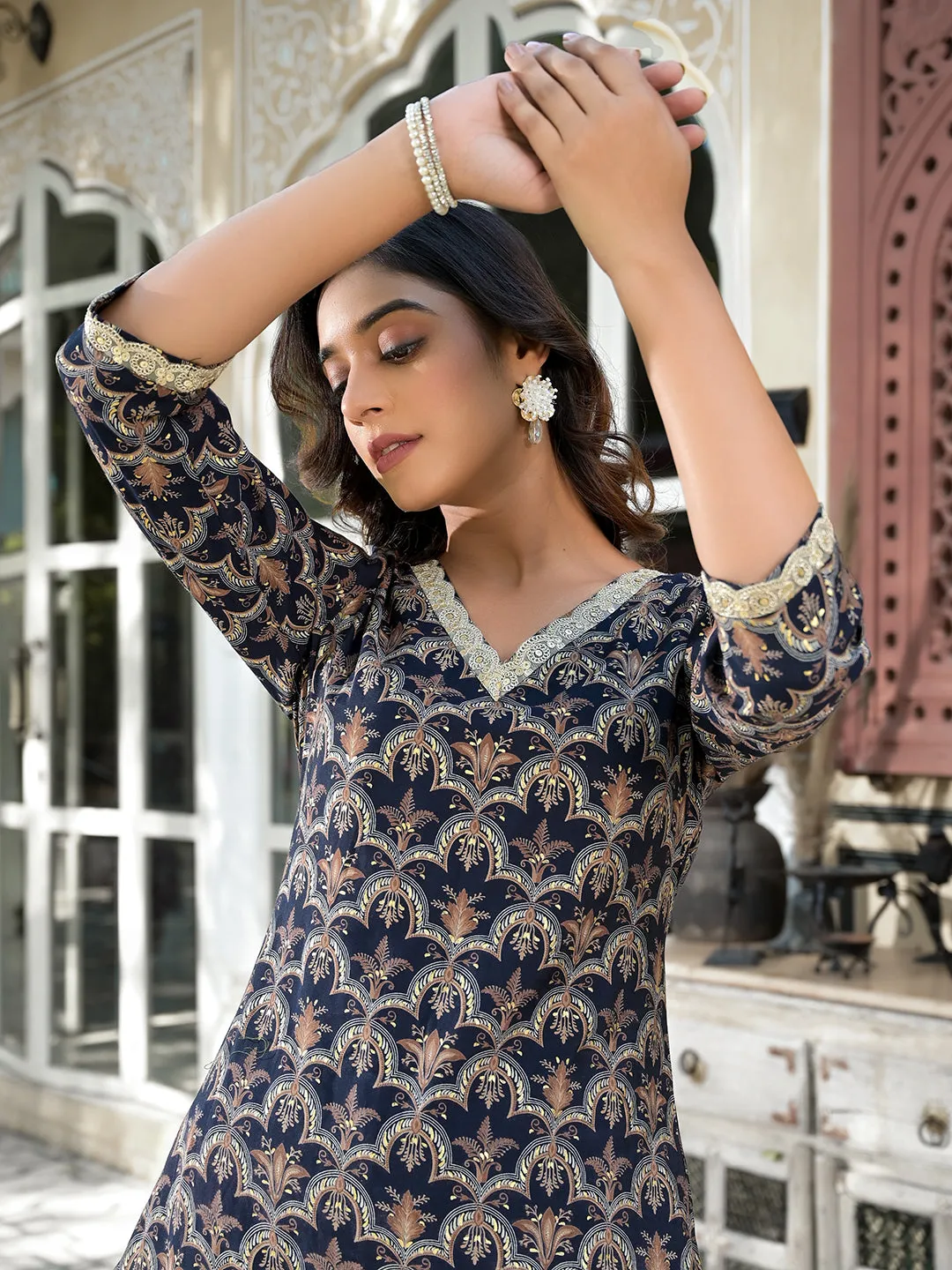 Women Navy Blue Silk Blend Kurta Set