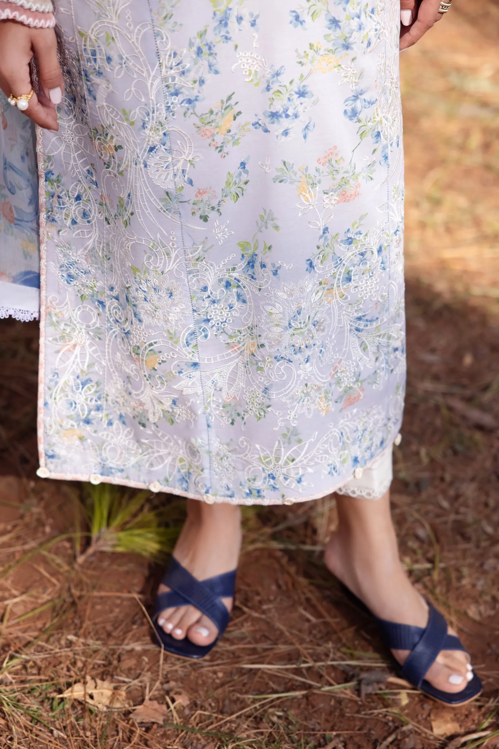 Zaha Luxury Lawn Collection 2024 – AYSEL (ZL24-03 B)